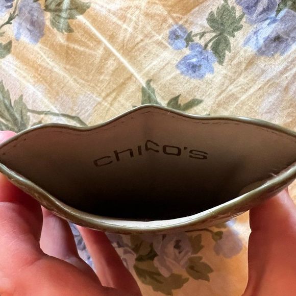 Chico's Reptile Embossed Green Phone Case/Sleeve - Picture 2 of 2